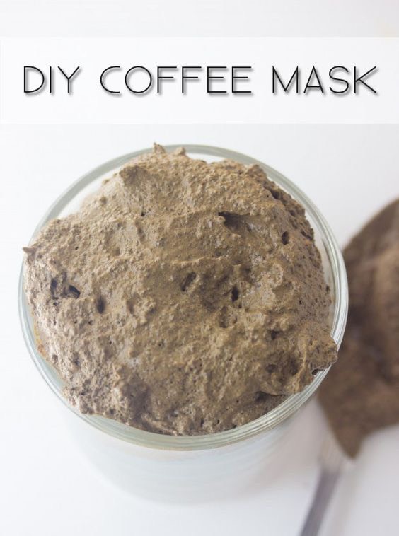 We all love to pamper ourselves once in a while, but what happens when our busy routine prevents us from scheduling a well deserved day spa? No problem! You can totally enjoy a mini-spa time at home with this quick, simple and super-effective Coffee Mud Face Mask.