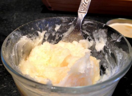  Coconut and Honey Hair Conditioning Mask