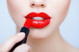 Weekend Beauty Hack: 5 Alternate Uses For Eyeshadow  