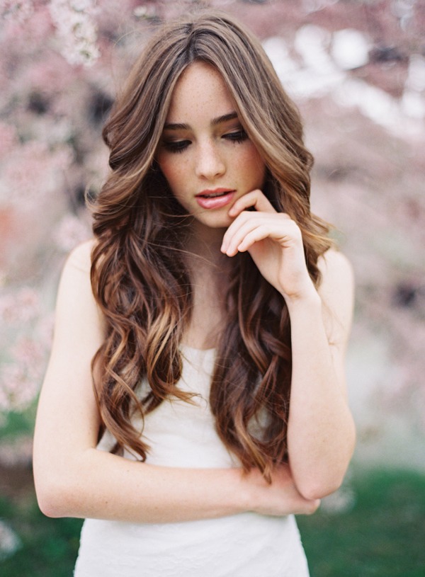 Style your now shiny and hydrated hair as normal! You're on your way to split-end-free hair!