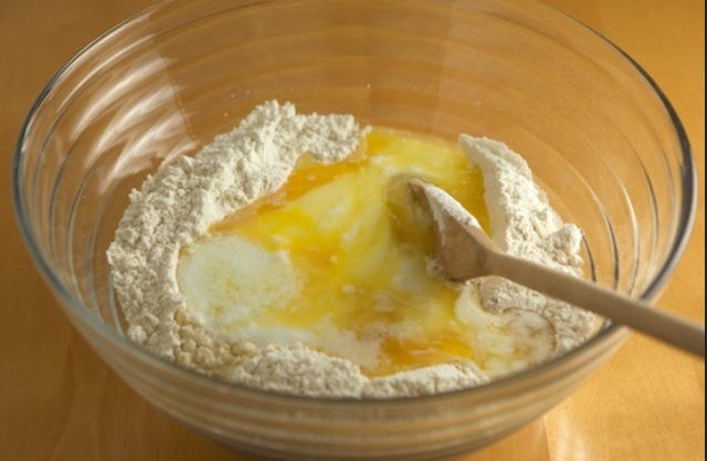 Preheat oven to 375 f (190 degrees c)
Step 3.
Mix the ingredients
Small bowl stir together flour, baking soda, and baking powder (set aside)
In a large bowl, cream together the butter and egg until smooth.
Beat in egg and vanilla, gradually blend in dry ingredients.
