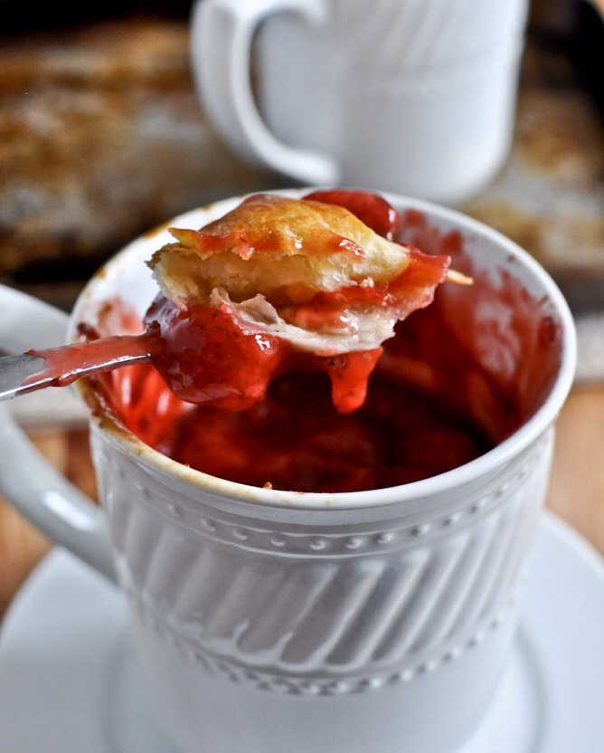 Strawberry pie in a mug