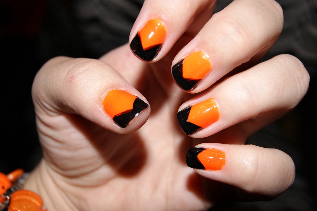 15 Different Halloween Nail Designs!