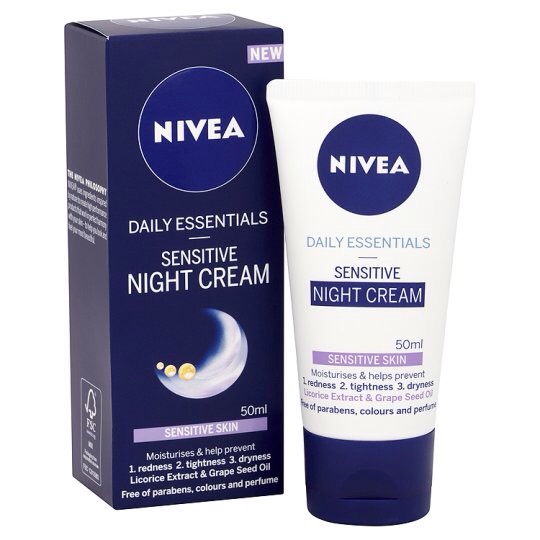 Ova Nivea krema ja moja prva ali i najbolja krema za lice 
Najbolja 
Nahrani lice i daje mu mekoću i sjaj