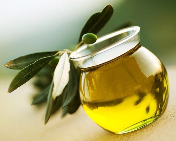Warm Olive Oil Makes Your Hair Grow 