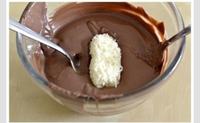 Easy Homemade Bounty Chocolate Coconut Bars 