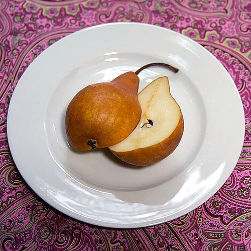 Health Tip: Eat 100 Calorie Snacks To Lose Weight! Here Are 100 Calorie Servings Of Differnt Fruits