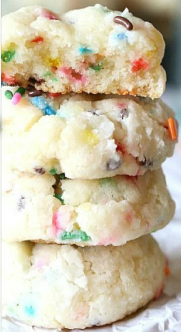 Gooey Butter Funfetti Cookies! 