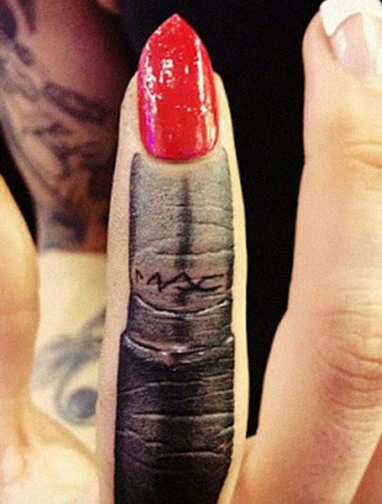   Beautiful Dainty Finger Tattoos For Women!