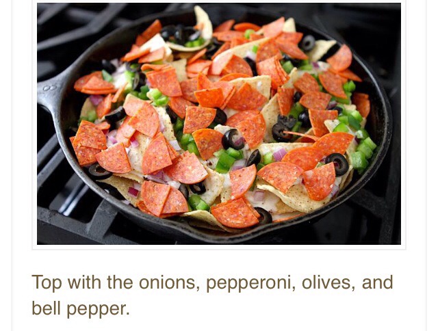 🍴Pizza Nachos! Delicious And SO Easy!🍴