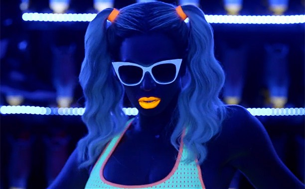 How to Make Your Hair Glow in the Dark