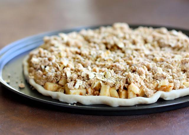 Apple Crisp Pizza 
