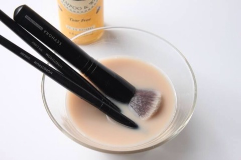 How To Wash Your Make Up Brushes . Water Bath Soap or Shampoo And Cooking Oil .