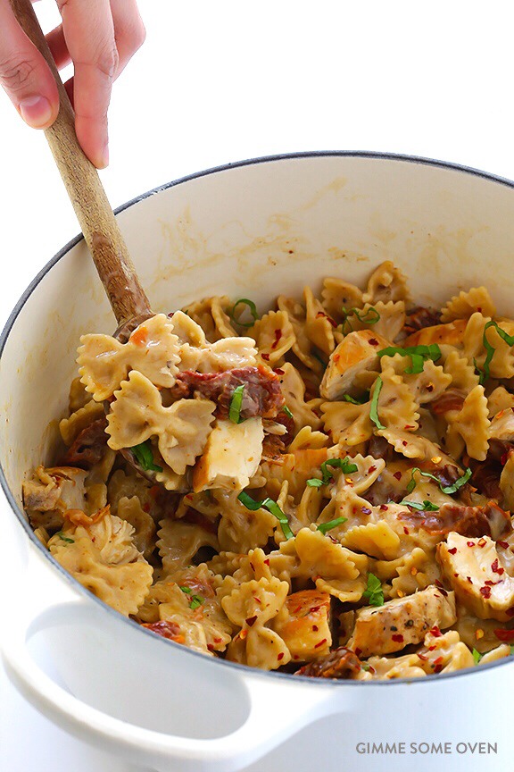 Creamy Pasta Recipe With Sun-dried Tomatoes And Chicken👌😍🍝🍅