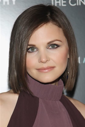 Round face shape: long layers look gorgeous, though you could pull off shorter hair as well. Any part works well with a round face shape. 