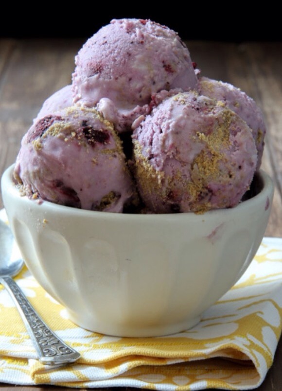 Blueberry vanilla cheesecake ice cream