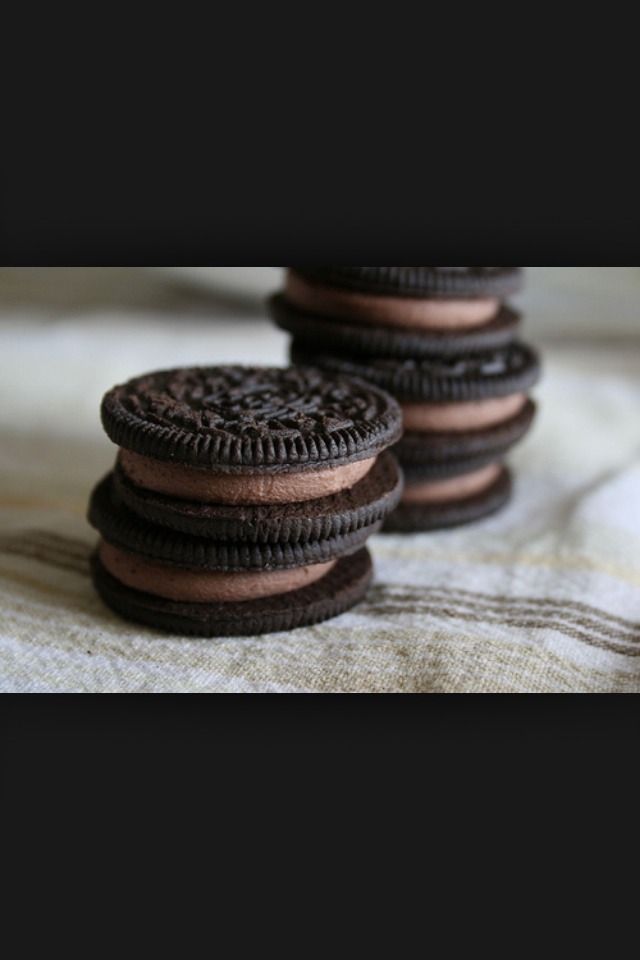 You will need:
-chocolate Oreos
-mini Hershey Kisses
-orange and yellow cookie icing mini tubes