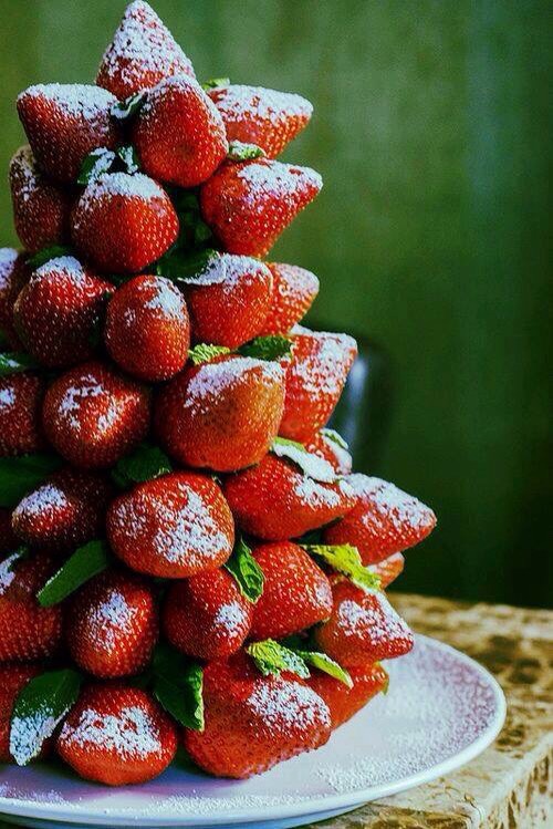 " 🍓Strawberry Christmas Trees" 🌲⛄️🎅🎁