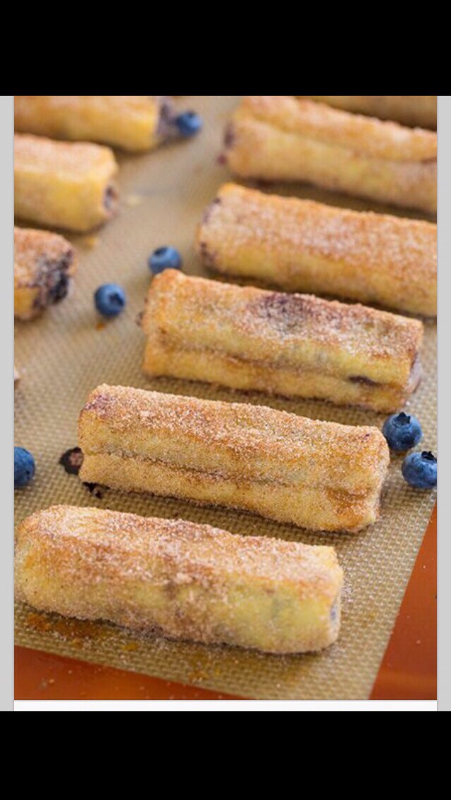 Blueberry French Toast Roll Ups With A Cream Cheese Dipping Sauce! 
