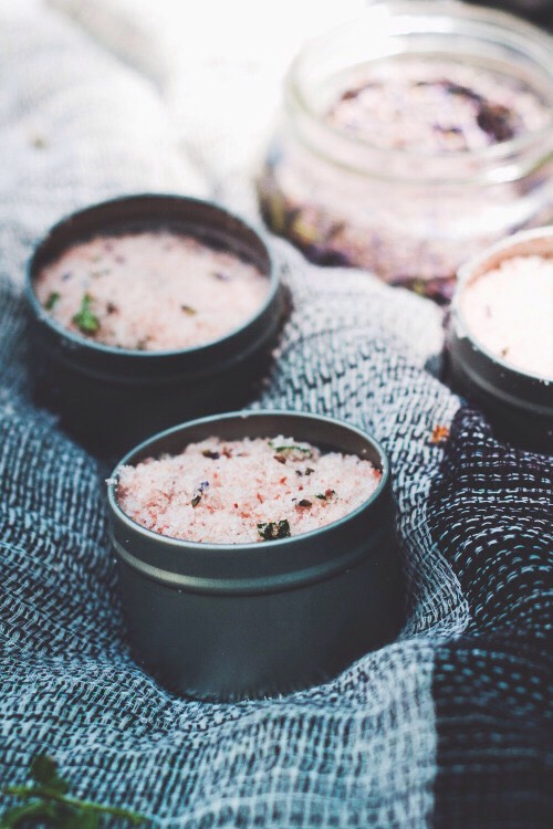 http://dearcrissy.com/diy-blueberry-lemon-body-scrub/
For a blueberry lemon face scrub, click the link!
