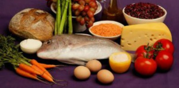 Iodine rich foods:
Iodine rich foods are very important to improve thyroid health.It helps to produce thyroxin from thyroid glands.Thyroxin will help to maintain metabolism.some iodine rich foods are seaweed,fish,sea vegetables,iodized salt,fish oils,eggs,artichokes and