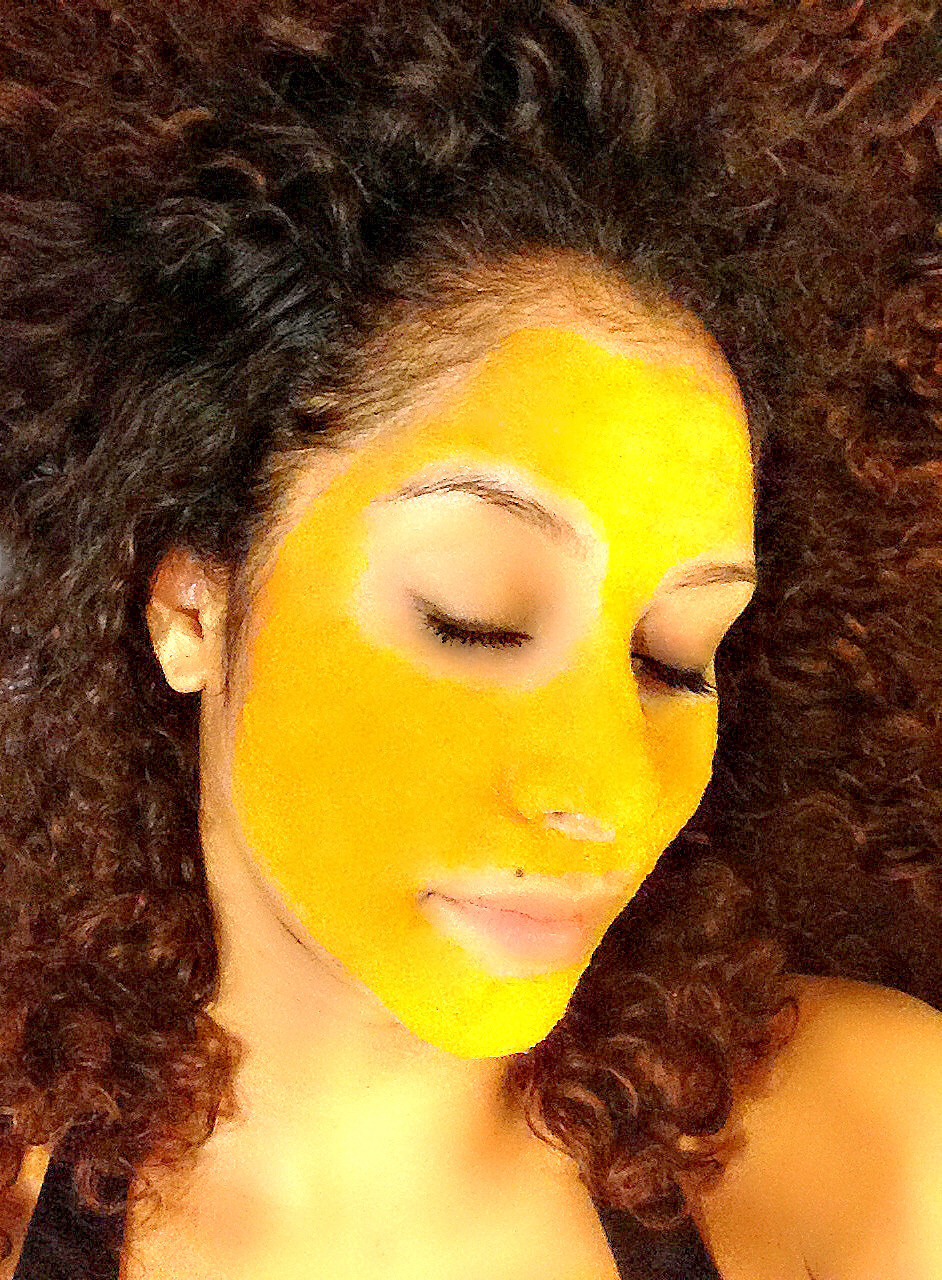 Keep mixing don't freak out.
Put it aside leave it for about 3 minutes now give it a whisk.
It's ready to use now.
It shouldn't be thick or too liquidy.
Gently spread a thin layer of the mask all over your face. Leave it for 15 minutes.
20 max.
Wash it off with Luke warm water. DO NOT USE any soap.