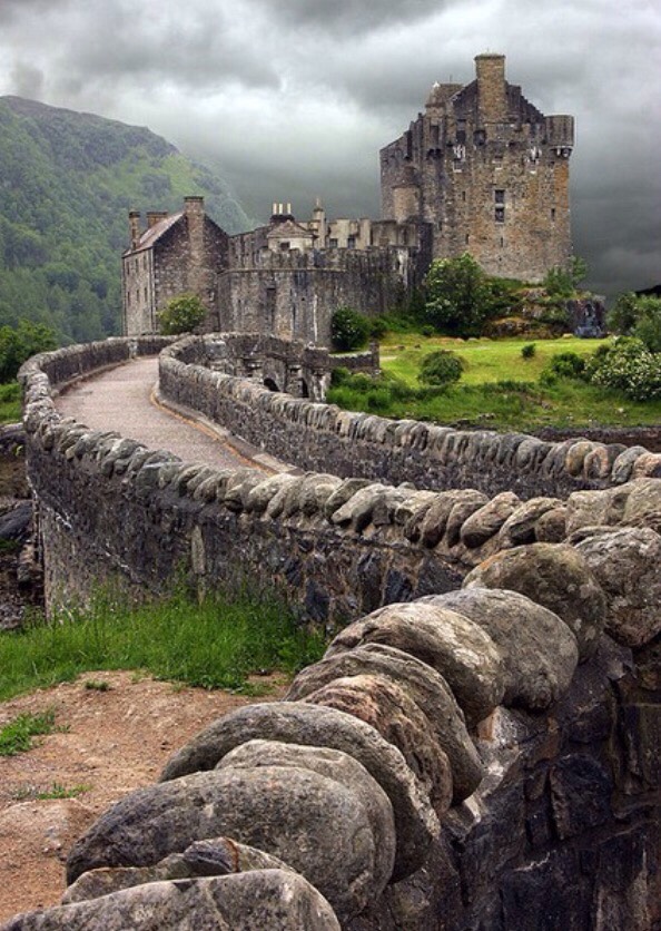 Eilean Donan Castle, Scotland 