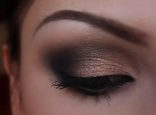Taupes, peaches and even browns are all great colors that go fantastic with brown eyes. Remember you can just go with eyeliner in these colors too that will really highlight your eyes!