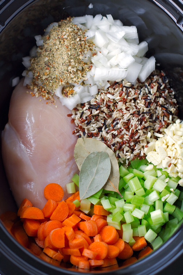 🍴Creamy Chicken Wild Rice Soup! {Slow Cooker}🍴