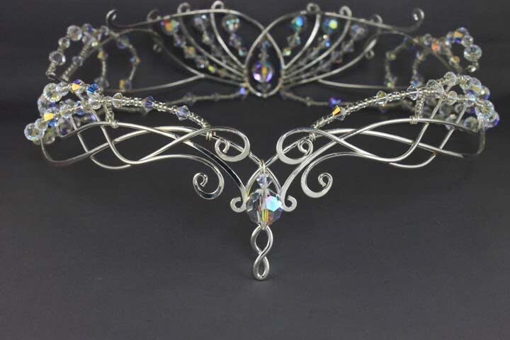 With this Lord of the Rings inspired crown, you're sure to feel like you walked straight out of Middle Earth.
