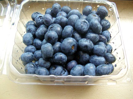 Blueberries

Blueberries are considered by many experts to be the highest food source of antioxidants, which target free radicals that can wreak havoc on skin cells.