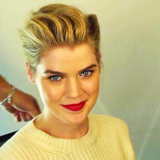 12. Mad Men-Inspired Updo: First off, who doesn’t want to look like they stepped straight off the Mad Men set as you enter your bumpin’ bash? Second, this tutorial is composed of GIFs. We’d like to thank the Internet for this perfect moment. (via The Cut) 