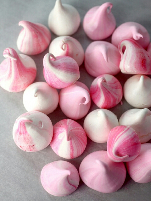 meringue kisses