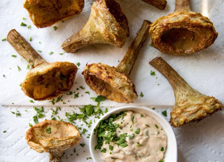 DEEP FRIED ARTICHOKE HEARTS AND TARTAR SAUCE
Deep fry the artichoke hearts and make a crunchy snack or appetizer. Use tartar sauce as a dip and it will have people asking for