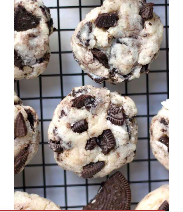 5 Ingredient Oreo Cheesecake Cookies!