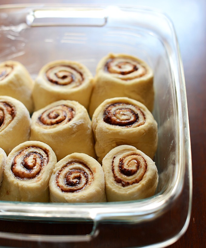 😋World's Easiest Cinnamon Rolls (vegan)