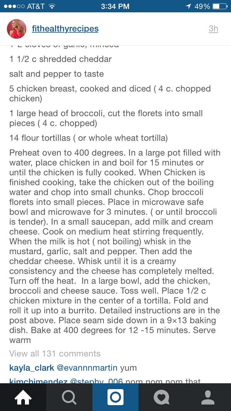 Cheesy Chicken And Broccoli Pockets! 