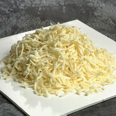 8 oz of shredded mozzarella chesse