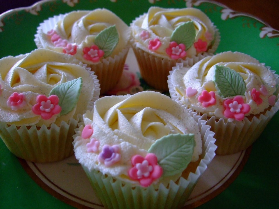 Pretty And Unique Cupcakes 