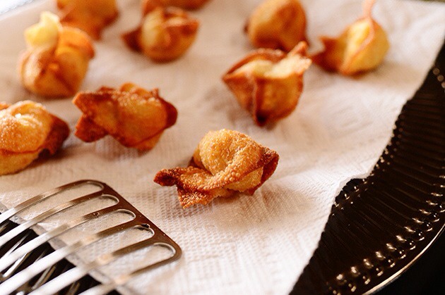 Cream Cheese Stuffed Wontons