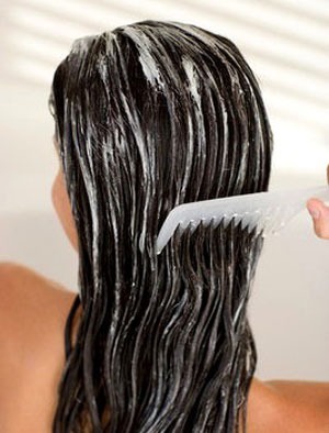 2. If you have long hair, condition first
Yes, really! If you have hair beneath the shoulders, protect fragile ends from drying out and further damage by running a small amount of conditioner through them and lightly rinsing, before any shampooing. This will not only keep ends healthy