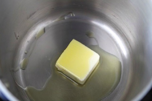 Step 1: Make the garlic cream sauce. Melt the butter, along with the olive oil, on medium to low heat.