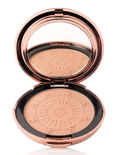 Lastly I use once again Josie Maran's Bronzer and sun spot corrector! I am a little obsessed with her products 😁😍 I do some light contouring.. Some along the top edge of my fivehead.. Under my chin, sides of my nose, and a little to make my cheeks glow! Nothing too crazy now, and then blend! 