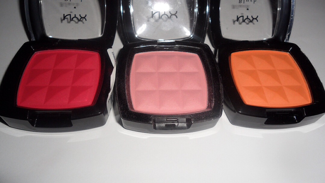 10. NYX Powder Blush
I’ve been using NYX blushes for years as they’re the best inexpensive ones I’ve found.  The color “Peach” looks great on everyone, and the matte finish adds color to the cheeks without the extra shimmer.

Price: $6.99 -🇺🇸 £4.11 🇬🇧