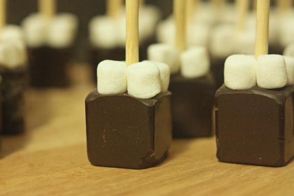 Once all cubes are complete, set aside until cubes are completely dry. You can also place them in the fridge if you are in a hurry.

Once all cubes are dry, remove carefully from the molds. Wrap pretty and store in the cupboard.