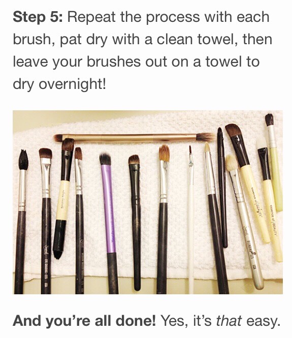 How To Clean Your Makeup Brushes 💕 #tidytip