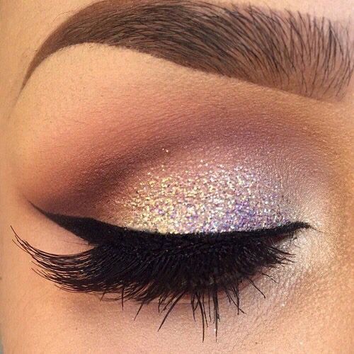 Sparkly Holiday Eye Makeup 