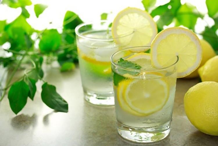 Lemon water is claimed to have powerful health and weight loss benefits. In fact, many celebrities swear by it and there are even diets based entirely on lemons.