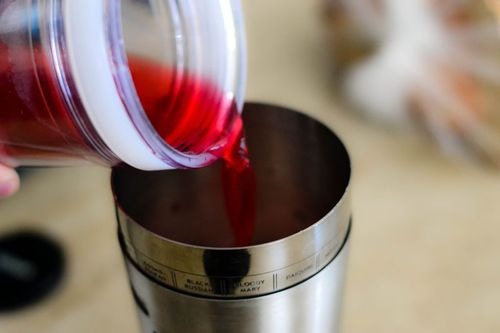 Pour your tea mixture and your desired sweetness of syrup over your ice.