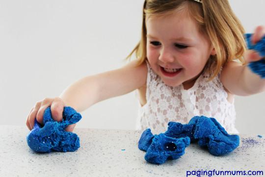 Frozen Inspired Sparkly Playdough DIY For KIds 